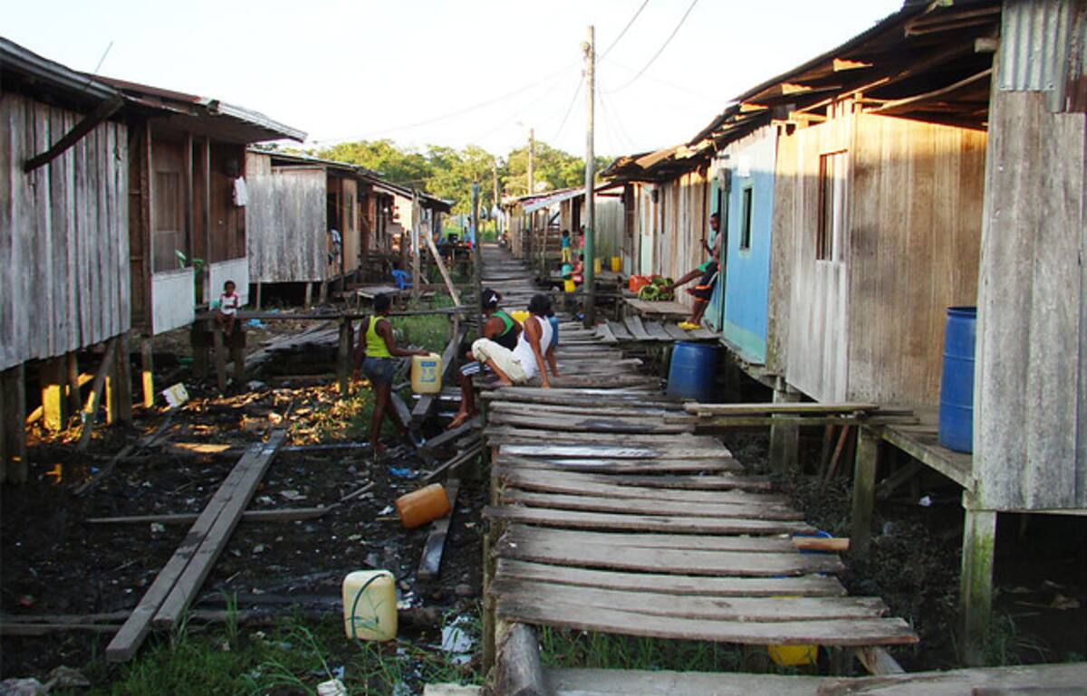 En Colombia aún viven muchas familias en condición de pobreza, quienes sobreviven con escasos pesos en sus bolsillos. COLPRENSA