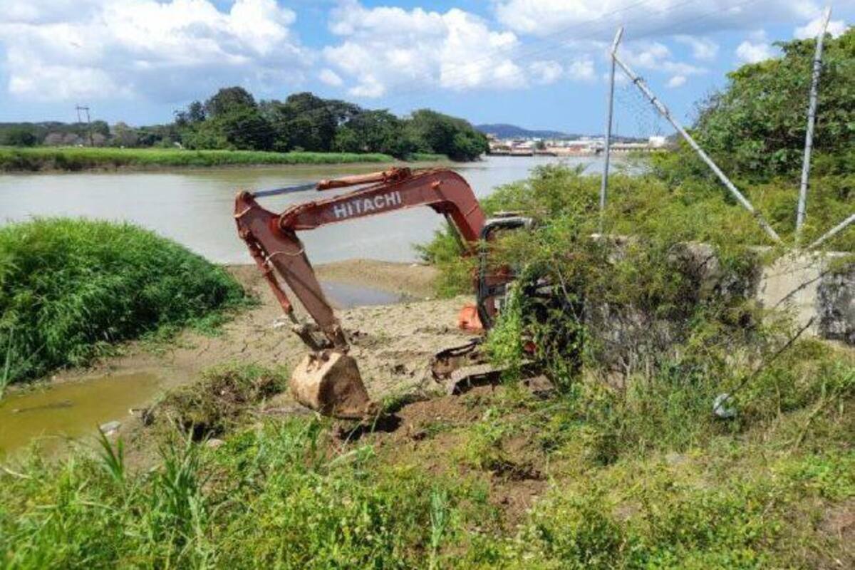 Playas de San Antero están llenas de turistas, pero no hay agua