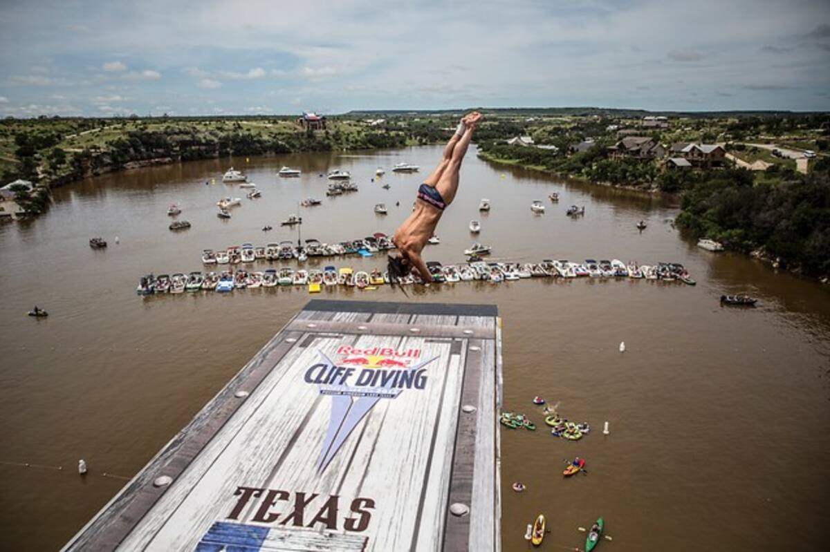 Tercera parada de la Serie Mundial Red Bull Cliff Diving en el Possum Kingdom Lake de Texas, en los Estados Unidos. En la foto: Orlando Duque. Colprensa