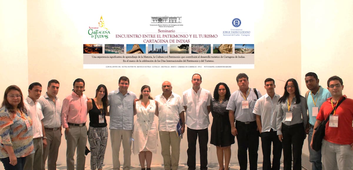 (DE IZQ A DER) Alicia Castelar; Andrés Alemán; Carlos Candela; Miguel Franco; Ana Murguetio; Francisco Vergara; Niurka Rigñack, Moisés Álvarez Marín, Director del Museo Histórico; Juan Carlos Aponte, Rector Seccional de la Universidad Jorge Tadeo Lozano; Gina Angulo Blanquicett; Hugo Bustillo; Juan Sebastián Sánchez; Yuri Narváez; Arlen Cabarcas y Daniel Camacho. CORTESÍA