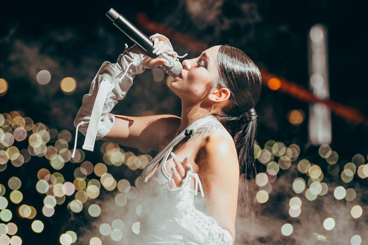 María Becerra “desafía el destino” en el cierre de su tour