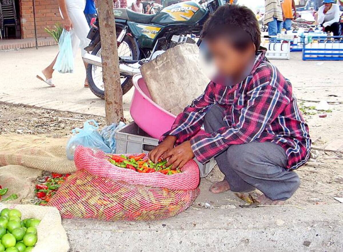 El trabajo infantil en las plazas de mercados es uno de los más visibles, explicaron las autoridades. Archivo El Universal