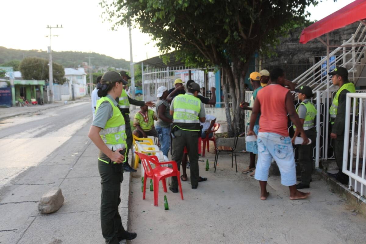 Fueron 1500 policías los que llegaron a reforzar la seguridad en Cartagena durante los festejos novembrinos, además de las unidades que prestaron sus servicios en los CAI de la ciudad. La Policía realizó diferentes operativos, como requisas a personas e inspección de vehículos.