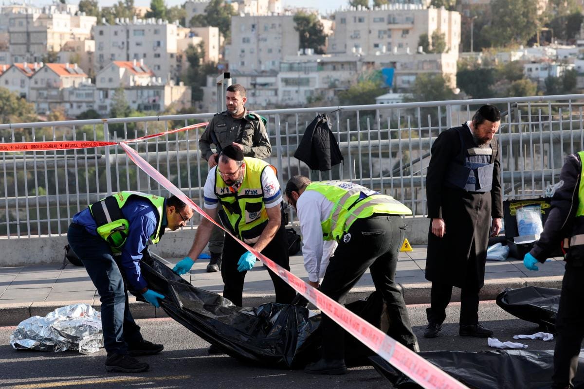 Ataque palestino en Jerusalén deja tres muertos y seis heridos