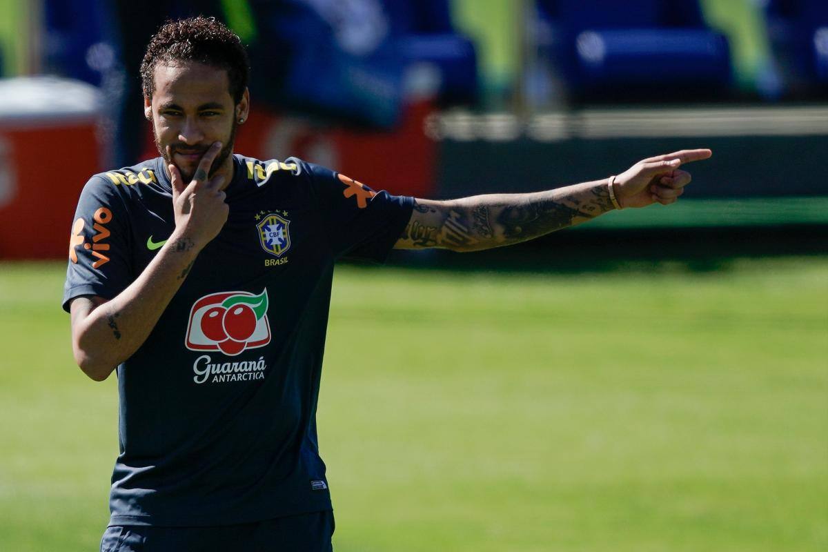 Neymar divulga mensajes íntimos que le envió la mujer que lo acusa de violación