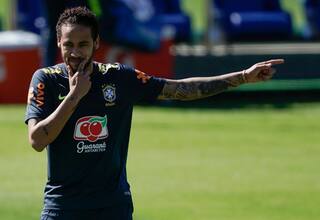 Neymar divulga mensajes íntimos que le envió la mujer que lo acusa de violación