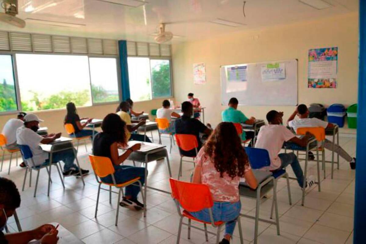 Estudiantes colombianos estuvieron por debajo de la media de la OCDE en 2022
