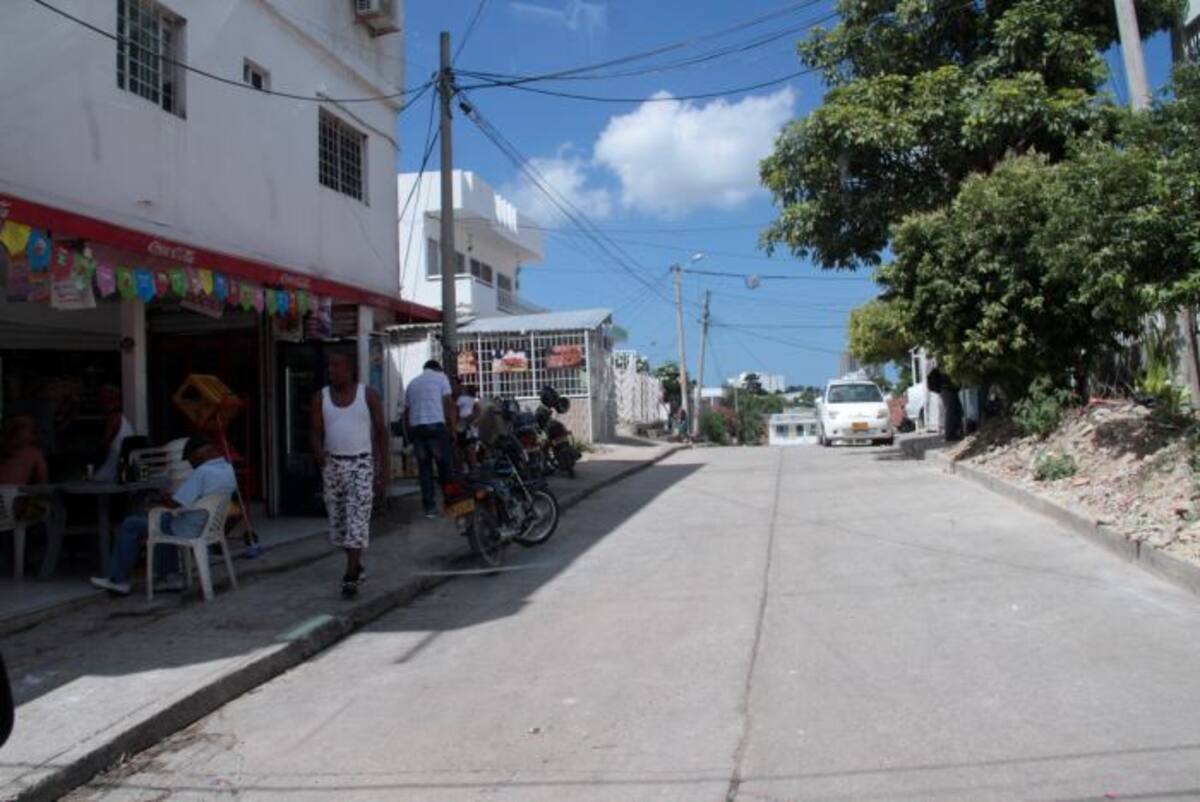 Marco Cruz y Jair Palacio estaban en un festejo en el barrio El Bosquecito cuando llegaron varios sujetos a bordo de un carro y empezaron a disparar y a atacar con cuchillos. Los dos amigos fueron asesinados y otras dos personas salieron heridas a bala.