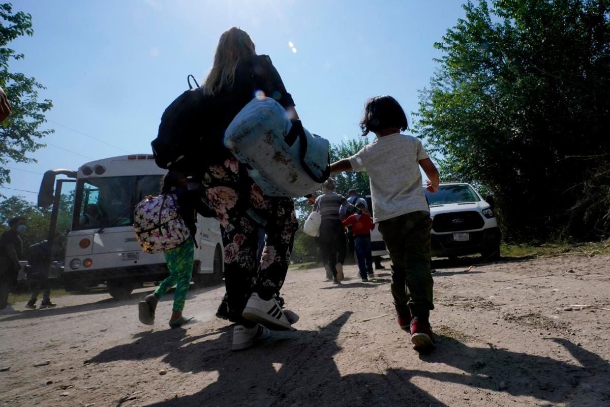 Chile expulsa a migrantes en vuelo hacia Colombia, Ecuador y Dominicana