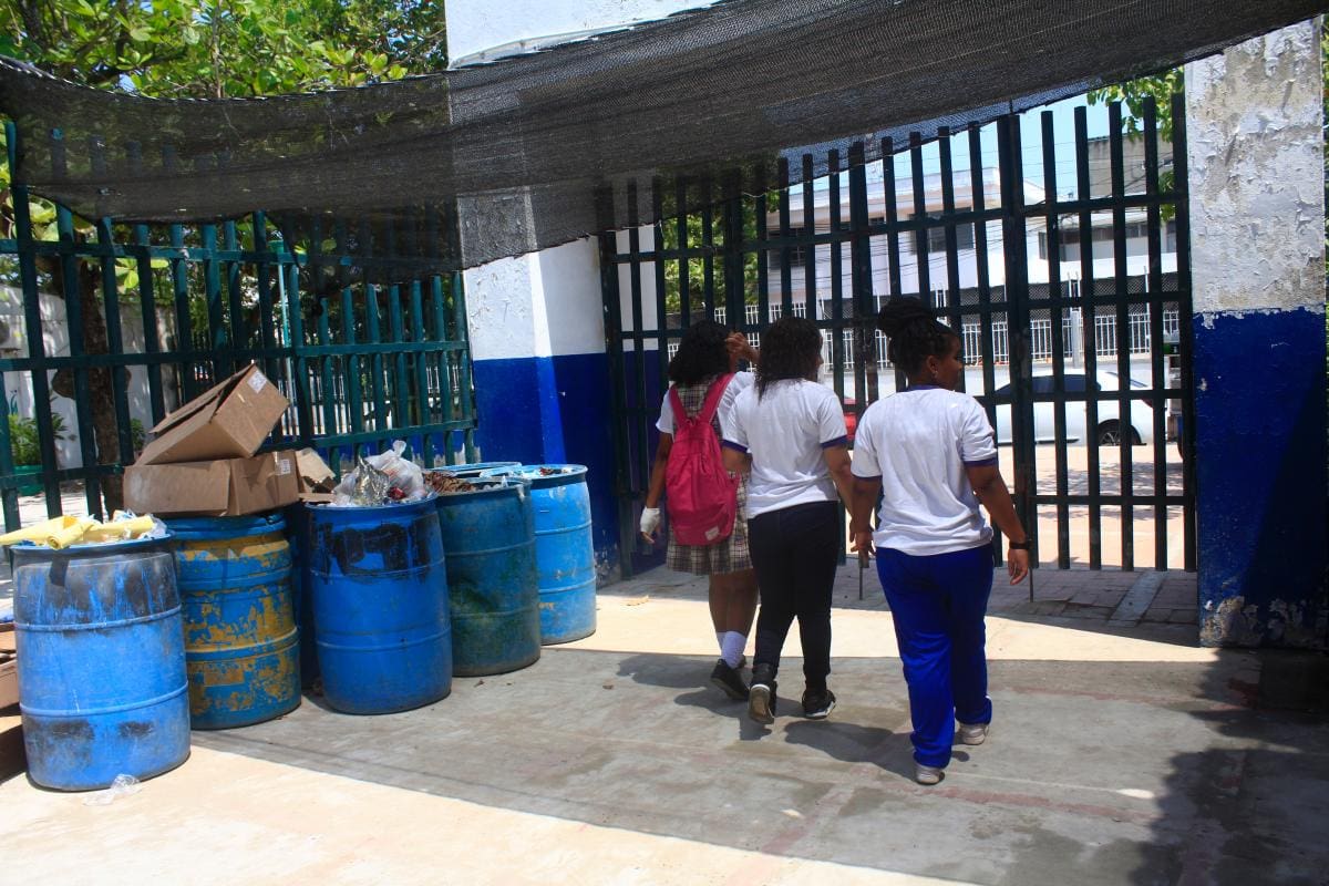 Crisis educativa en Cartagena: volvieron los estudiantes pero no los vigilantes