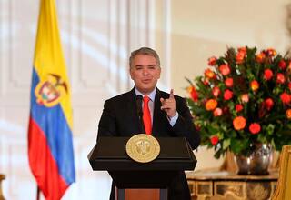 Presidente pide a empresarios trabajar en conjunto para llevar gas al Pacífico