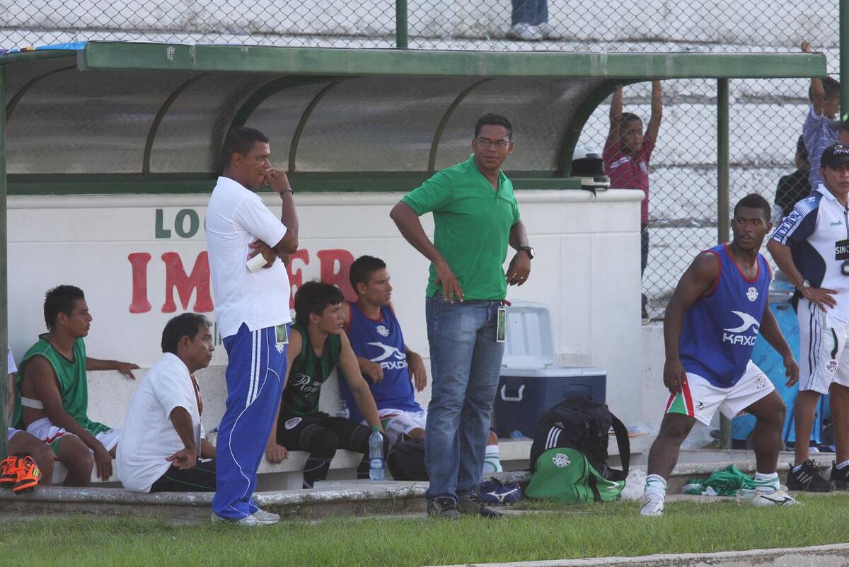 Las políticas adoptadas por el club perjudicarían grandemente “el hermoso proceso deportivo adelantando hasta la fecha” afirma el profesor Acuña. Director Técnico de Sucre Osnar.