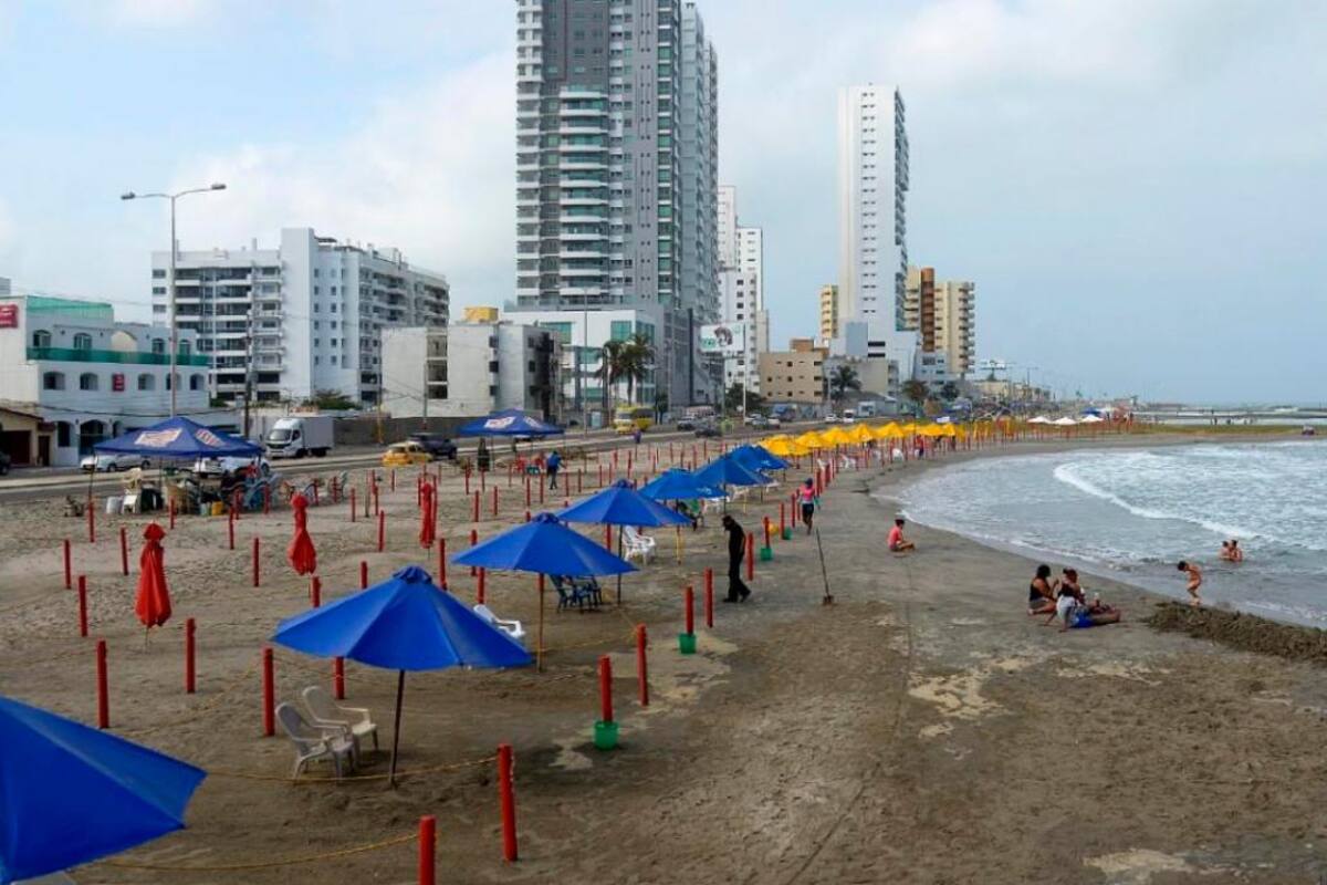 Rescatan a niña de 9 años arrastrada por corriente en playa de Marbella