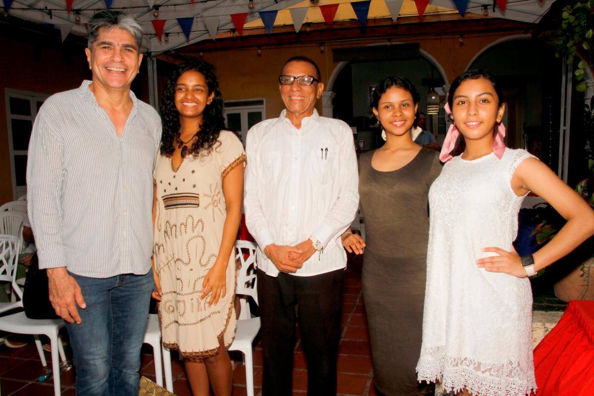 Miguel Forero, Yohelis Oviedo, Fidias Álvarez, Isabella Álvarez y Fiorella Álvarez.