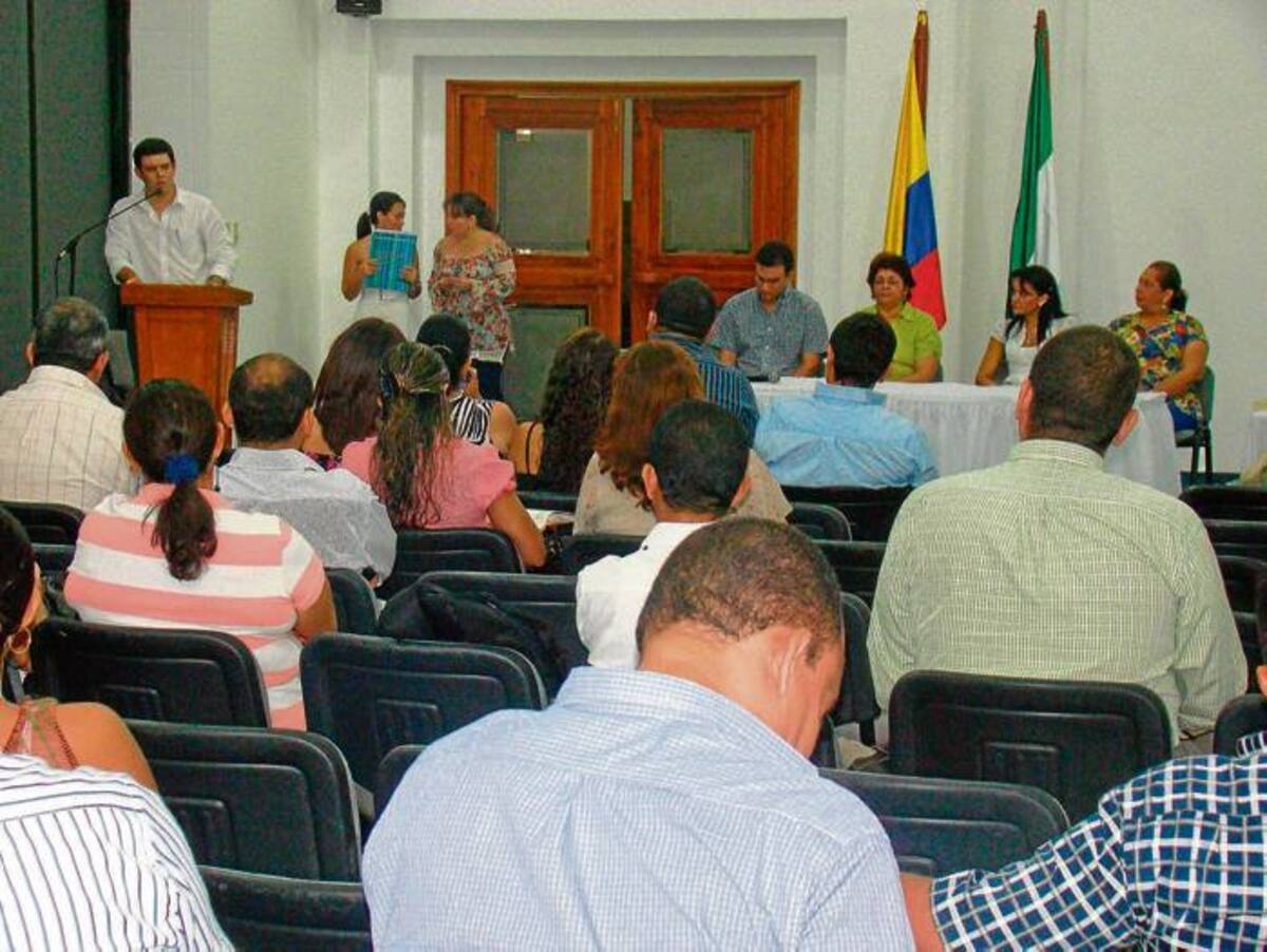 El gobernador Alejandro Lyons en el evento de infancia.