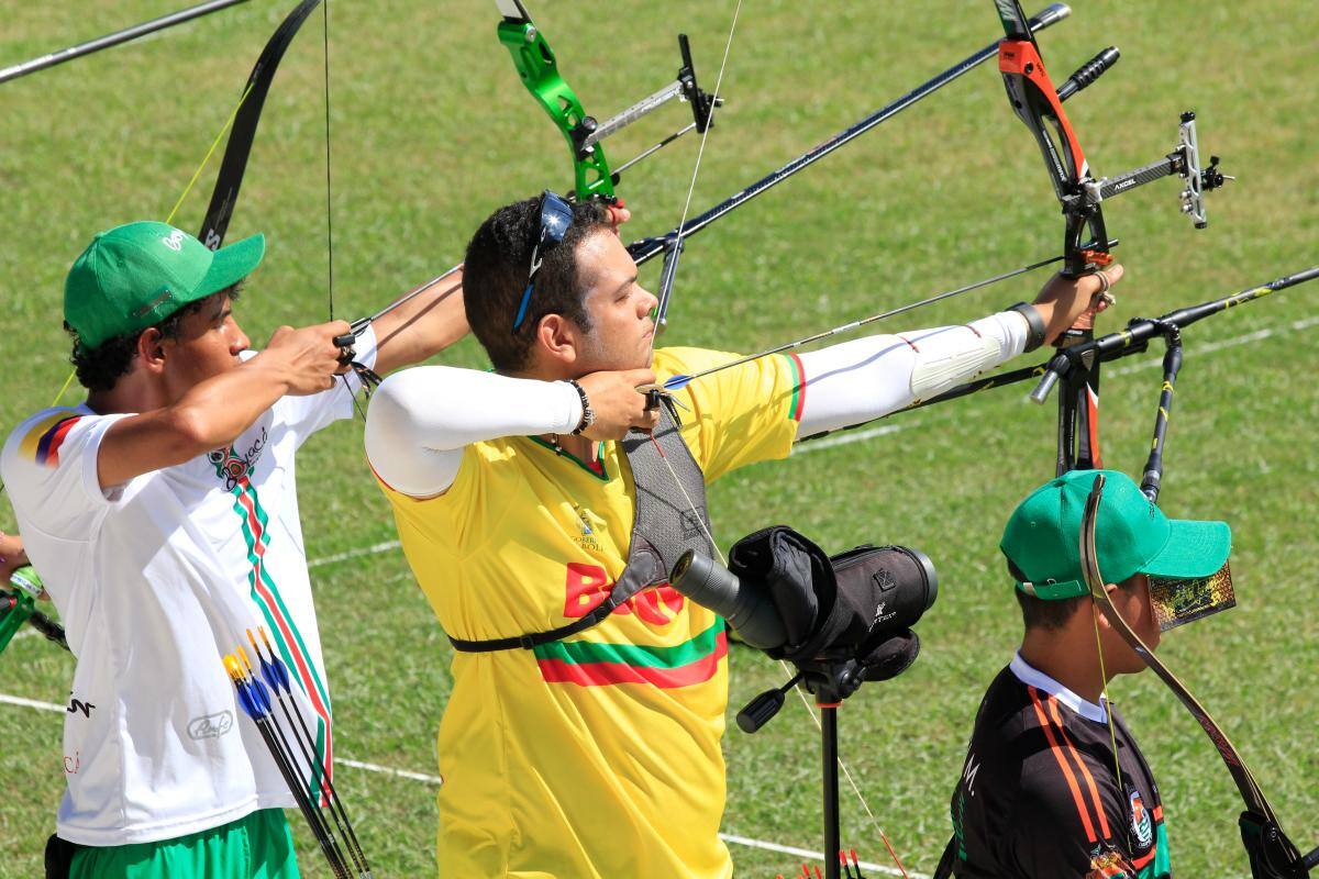 Bolívar se quedó con la presea de bronce en tiro con arco compuesto por equipos