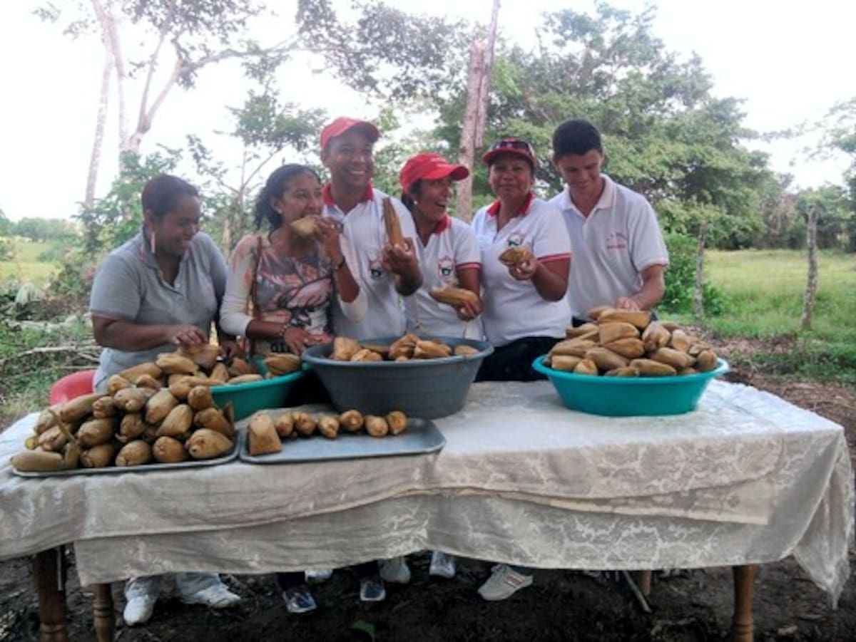 Los docentes de la región fueron los encargados de impulsar el Primer Festival del Maíz.