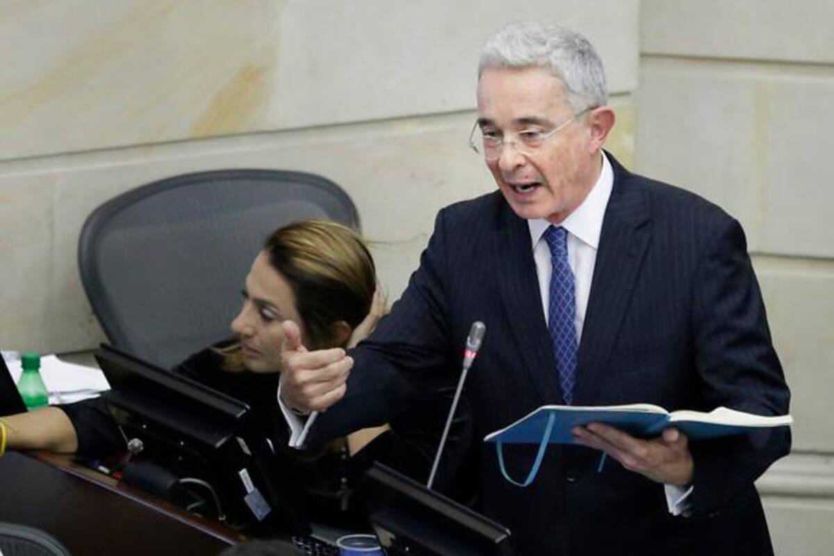 Personalidades colombianas reaccionan ante la indagatoria de Uribe