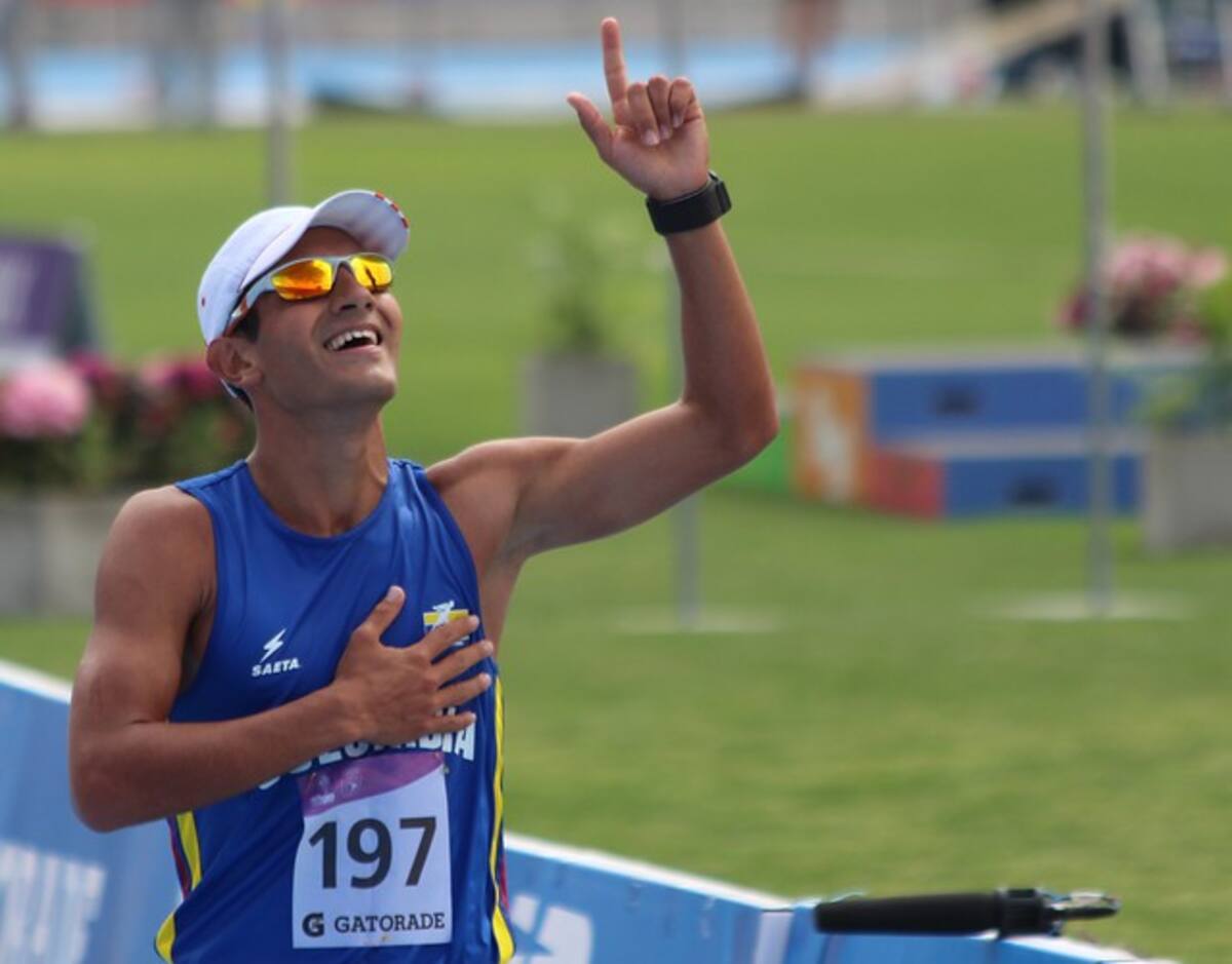 Éider Arévalo ganó la medalla de oro en los 20 kilómetros marcha. COLPRENSA