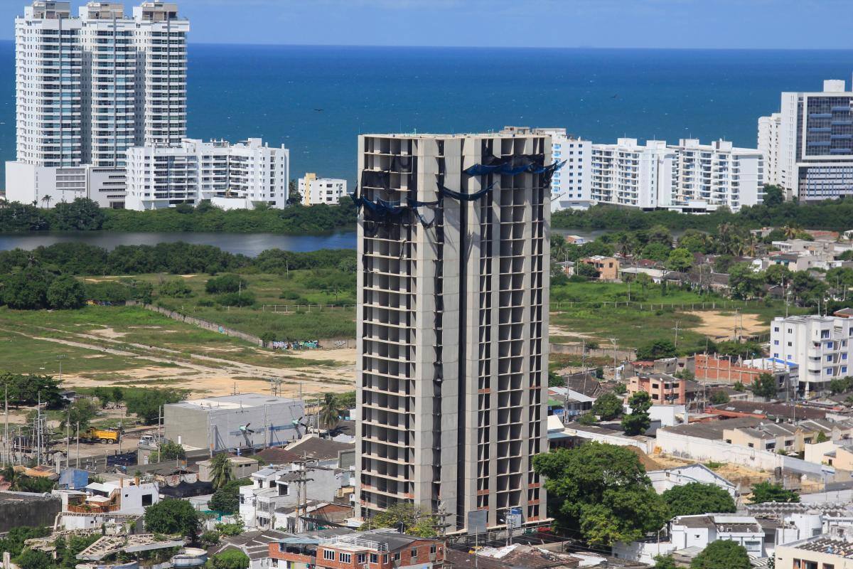 “Al alcalde Dau le pedimos que nos escuche”: compradores de Aquarela