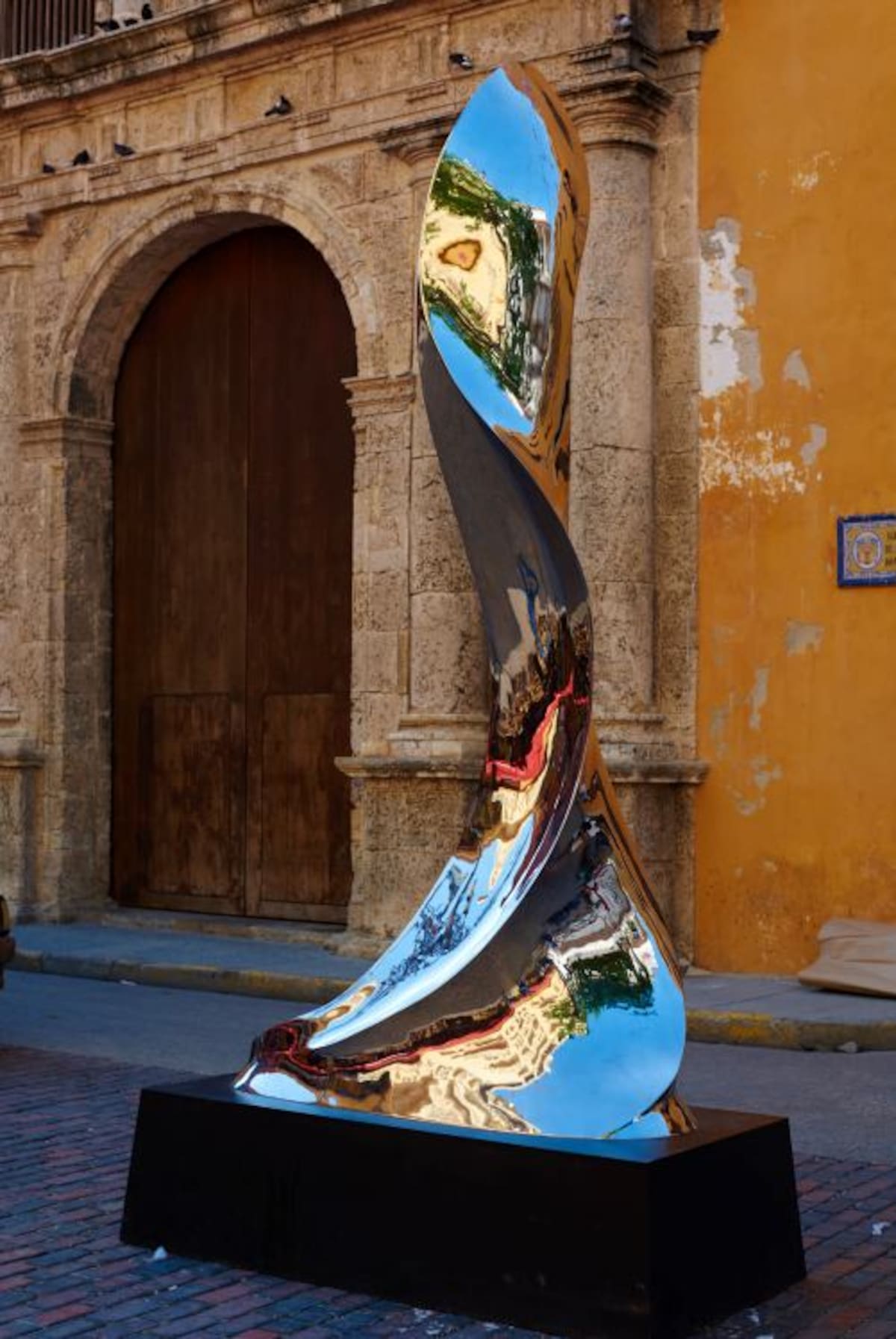 Escultura de Gustavo Vélez. Jaime Londoño