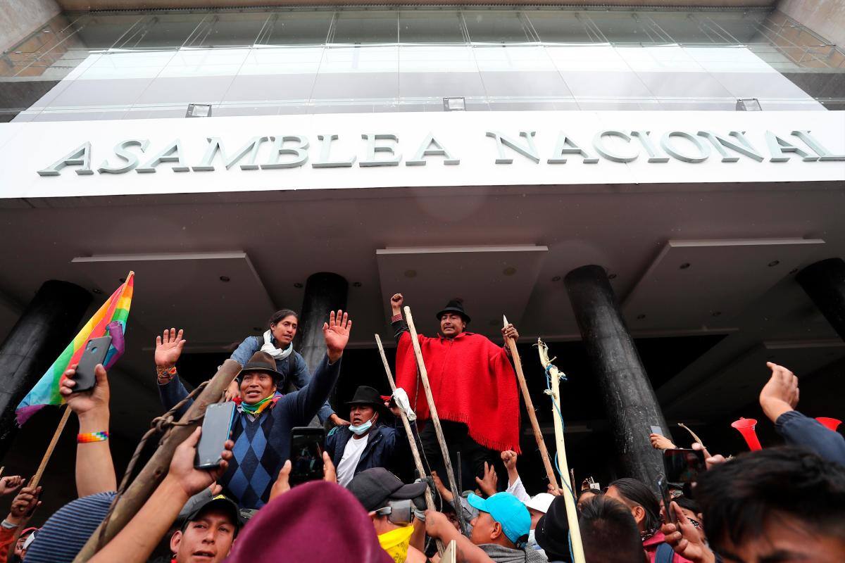 Suspenden primera sesión sobre papeles de Pandora en la Asamblea de Ecuador