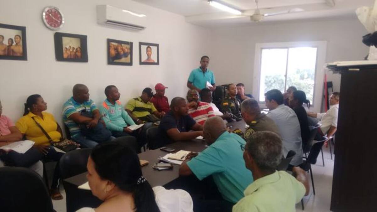 Durante la reunión se estableció que debe hacerse una visita técnica para evaluar los planos de los diseños con los que está construido el alcantarillado, y así hallar los errores. Cortesía