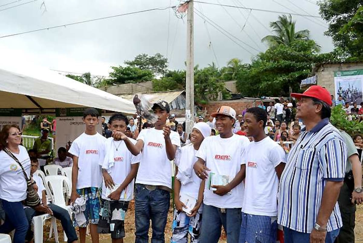 En el sector Los Deseos se llevó a cabo el pacto por la paz en Nelson Mandela. cortesia alcaldía