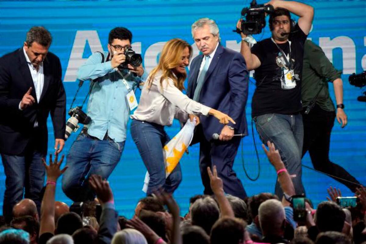 Oposición argentina gana comicios en los principales distritos
