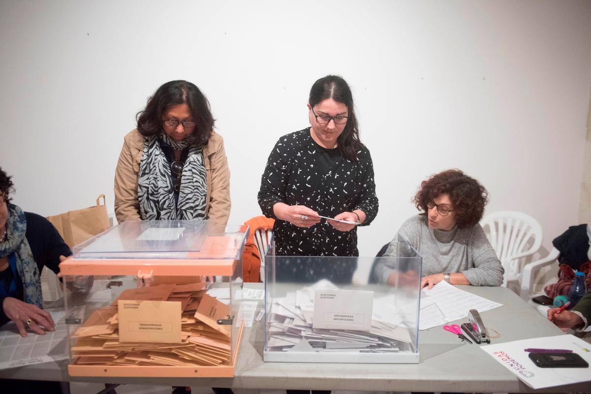 España: alta participación en voto teñido de incertidumbre