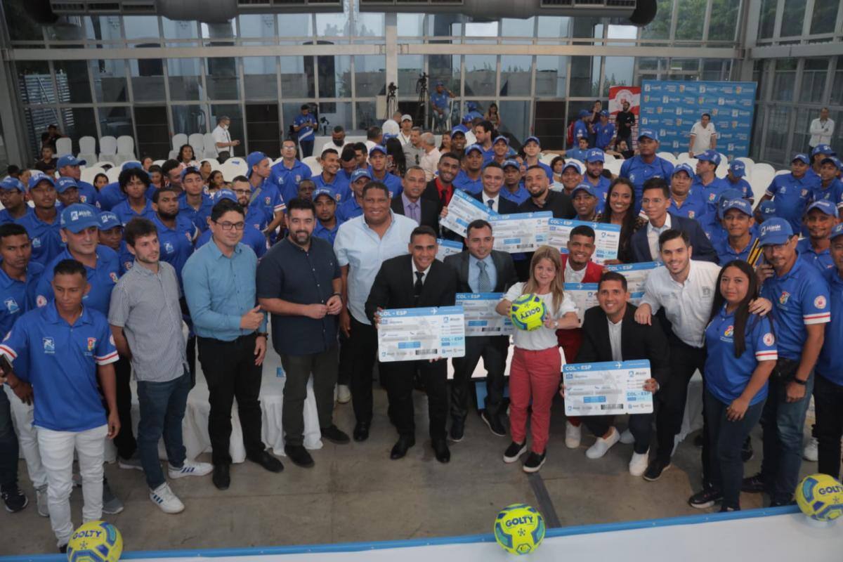 400 entrenadores del Atlántico recibieron capacitación en fútbol
