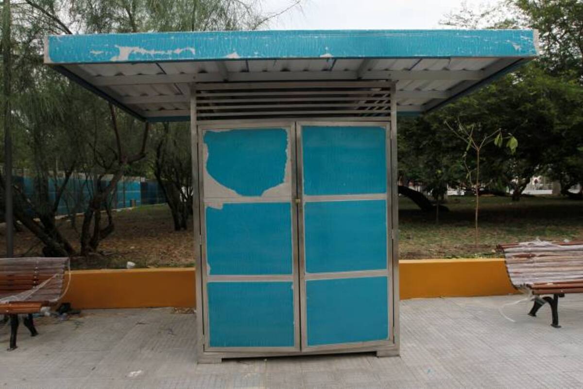 Según los libreros, en el Parque del Centenario se han instalado 14 puestos de venta pero no han podido ser utilizados porque les faltan vitrinas y estanterías. El compromiso del Distrito es armar los 15 módulos faltantes antes de que termine octubre. AROLDO MESTE ALCÁNTARA - EL UNIVERSAL