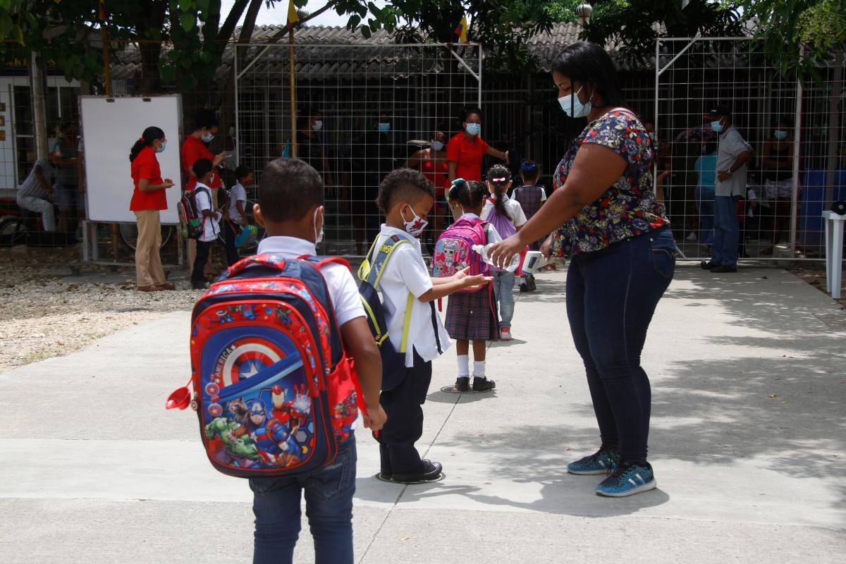 27 colegios de Cartagena han regresado a las aulas