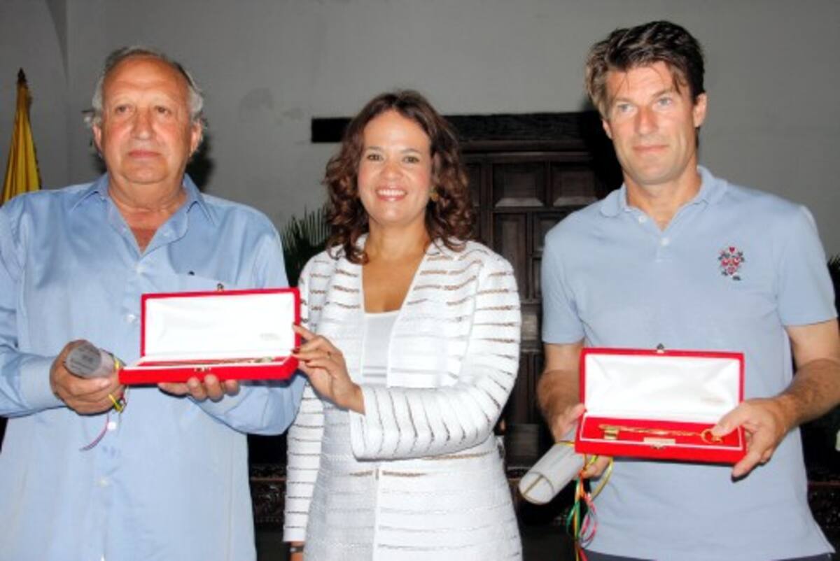 Jaime Cladera, presidente del Club RCD Mallorca, la alcaldesa Judith Pinedo, Michael Laudrud. fotos:archivo particular
