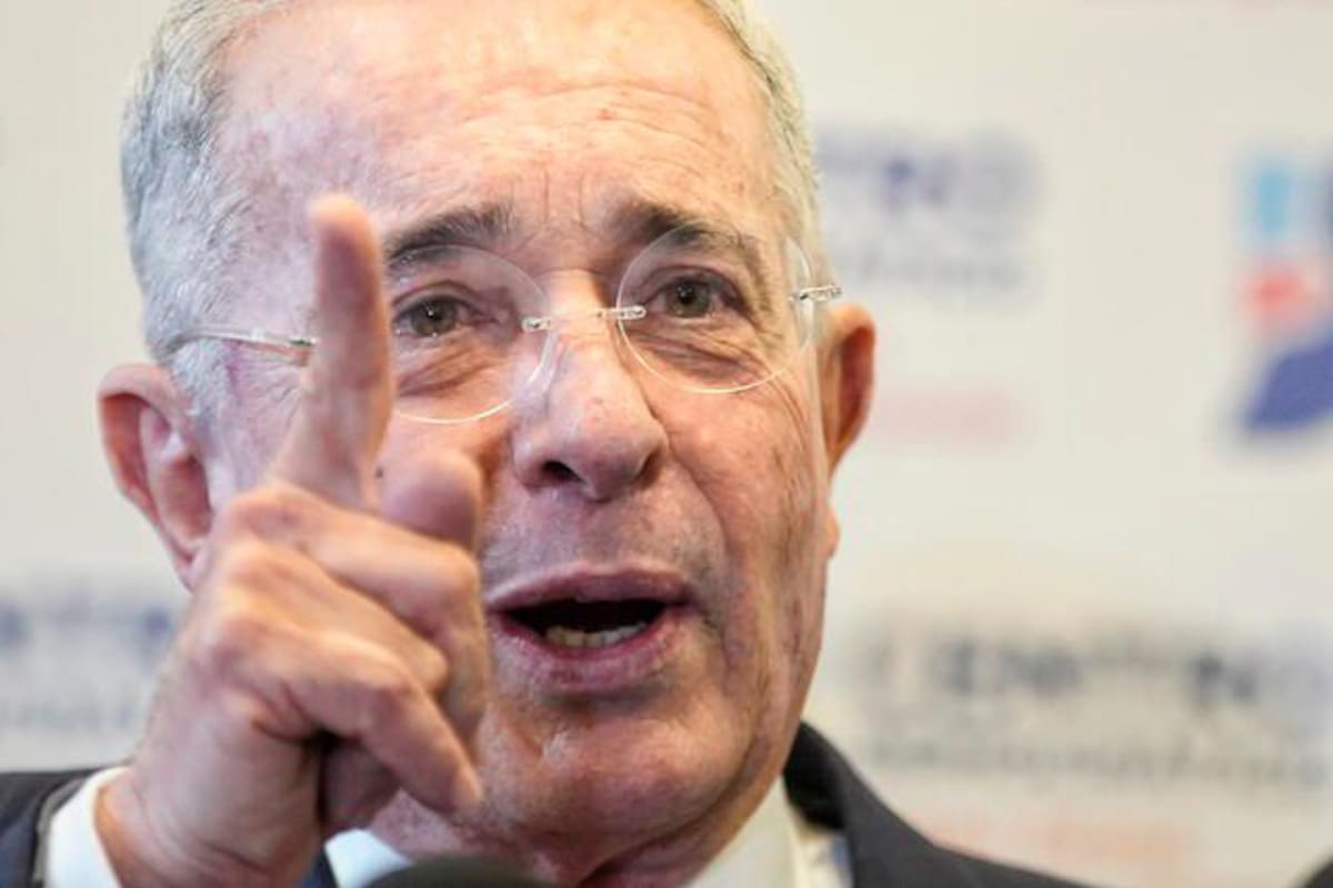 Álvaro Uribe le gana caso judicial a Daniel Mendoza, creador de ‘Matarife’