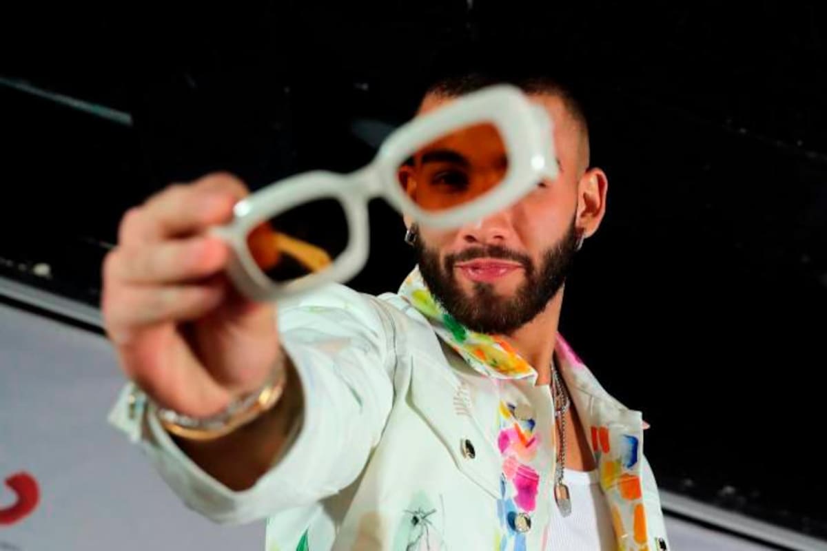 Frente a Piqué, Manuel Turizo cantó su canción con Shakira, “Copa Vacía”