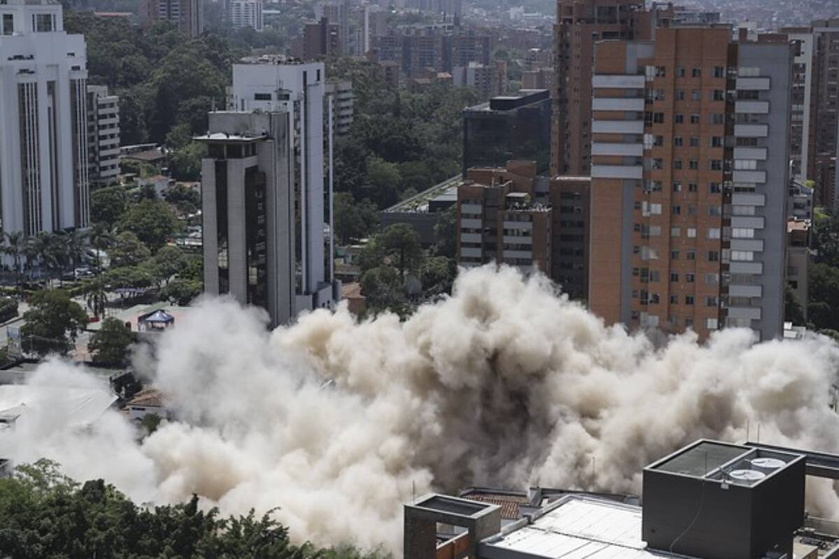 Video: Así fue la implosión del edificio Mónaco, antigua casa de Pablo Escobar