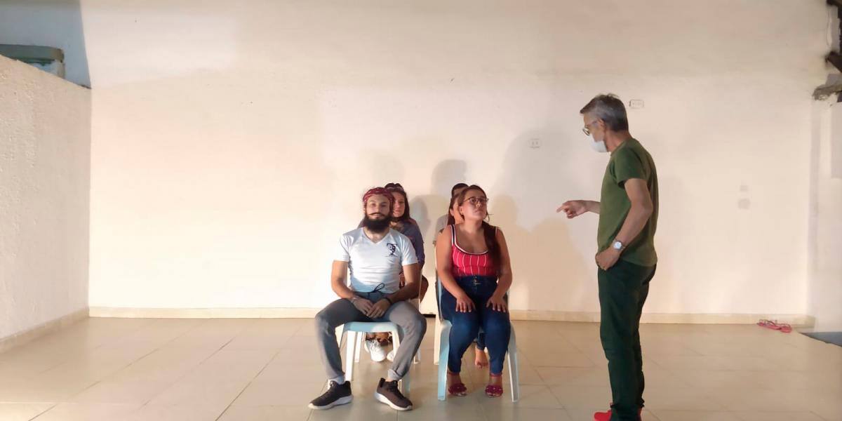 Amante a enseñar el arte de la actuación y el teatro: así es Gerardo Torres. // Foto: cortesía.