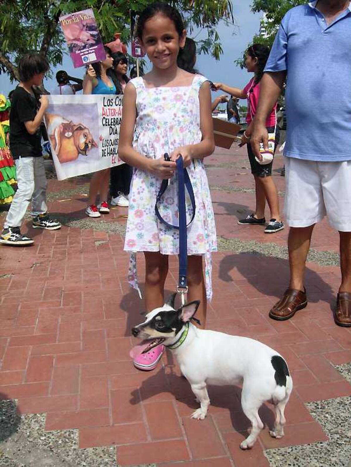 Sofía Báez Figueroa y su mascota.