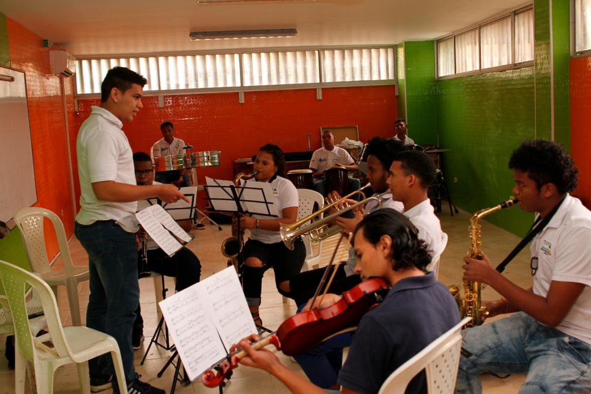 Alumnos del programa ‘¡Uy, qué nota!’ en el colegio Corazón de María.//Oscar Díaz.