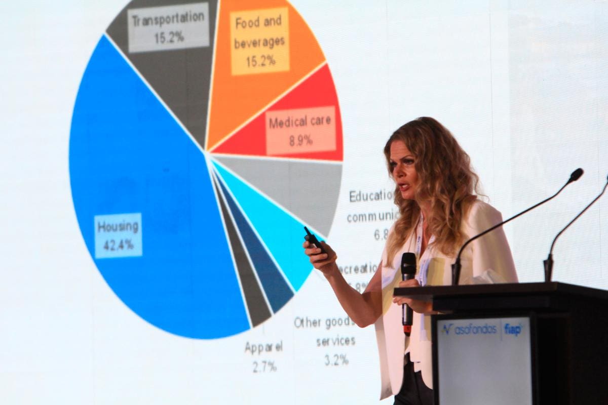 Kathryn Rooney, directora de investigación macroeconómica global y estrategia de inversión, Bulltick, EE.UU. interviene en la apertura del Congreso FIAP Asofondos. //JULIO CASTAÑO BELTRÁN - EU
