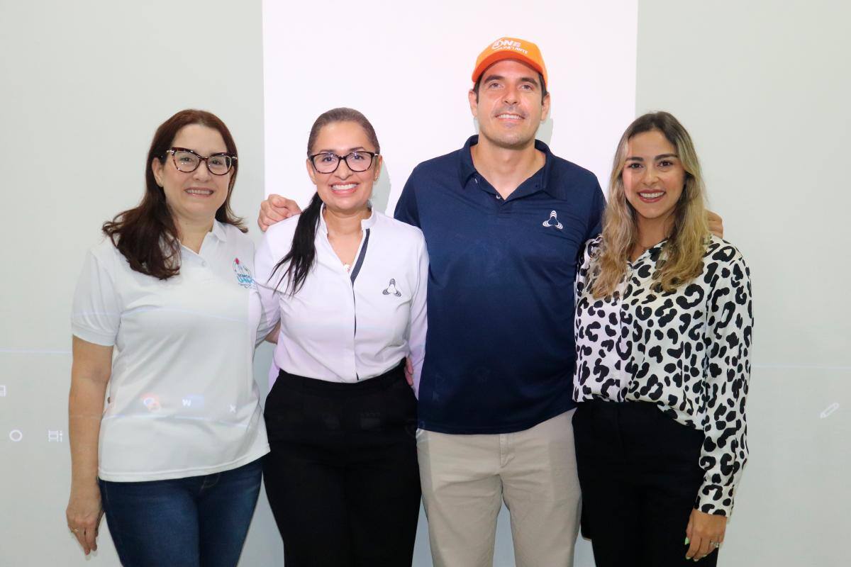 María Josefina Covo, Andrea Piña, Juan Pablo Vélez y Soad Eljach.