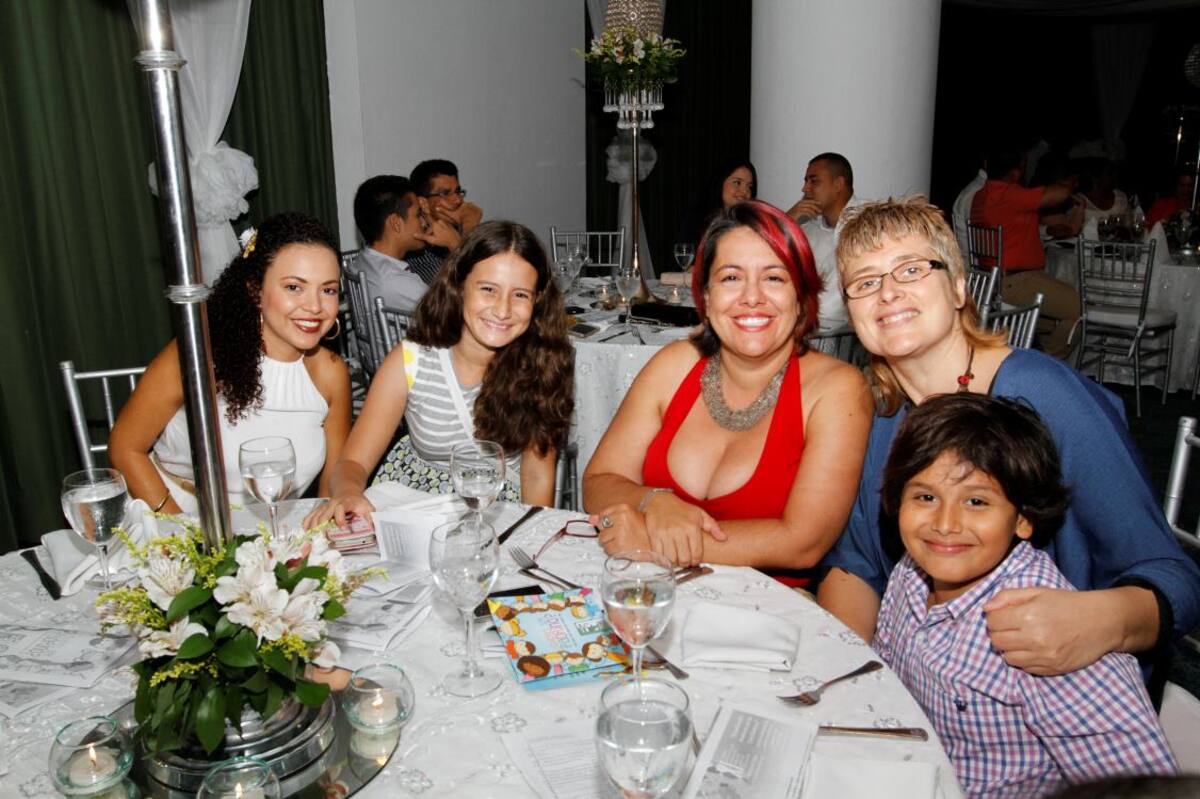 Mayra Afanador, Rosario Zuleta, Ana María González, Mireya Tresseras y Rodrigo Zuleta. Fotos: Julio Castaño/ El Universal/