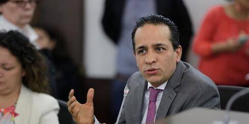 El senador Alexander López, es el nuevo presidente del Polo Democrático