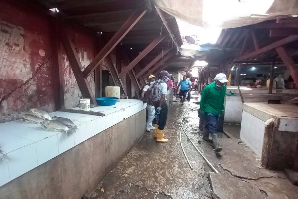 “De aquí no nos vamos”: comerciantes de Bazurto en zona sellada por la Policía