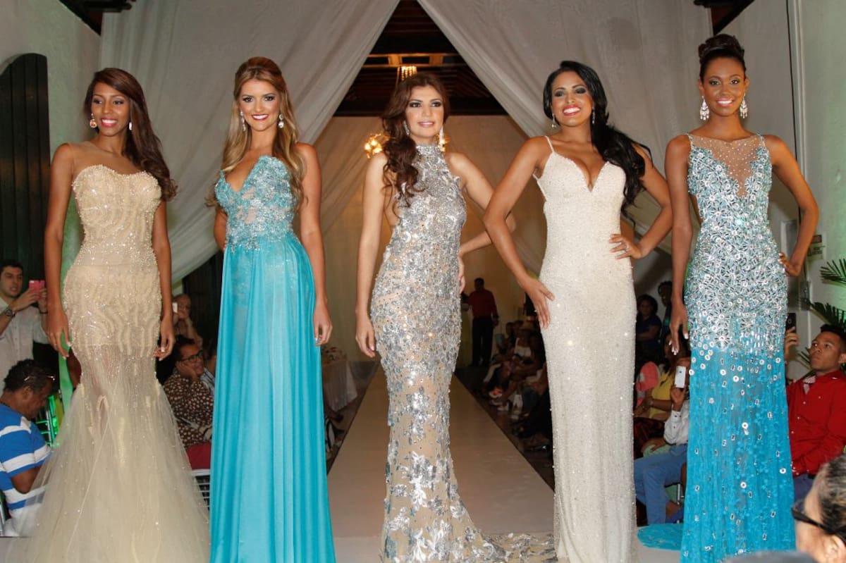Jhully Bell Gómez; Juliana Flórez Herrera, Leidis Muñoz, Wendy Almanza y Madelein López.