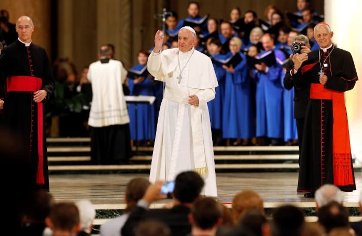 El papa Francisco canonizó este miércoles en Washington al fray español Junípero Serra, responsable en el siglo XVIII de la introducción de la fe católica en el territorio estadounidense. AP