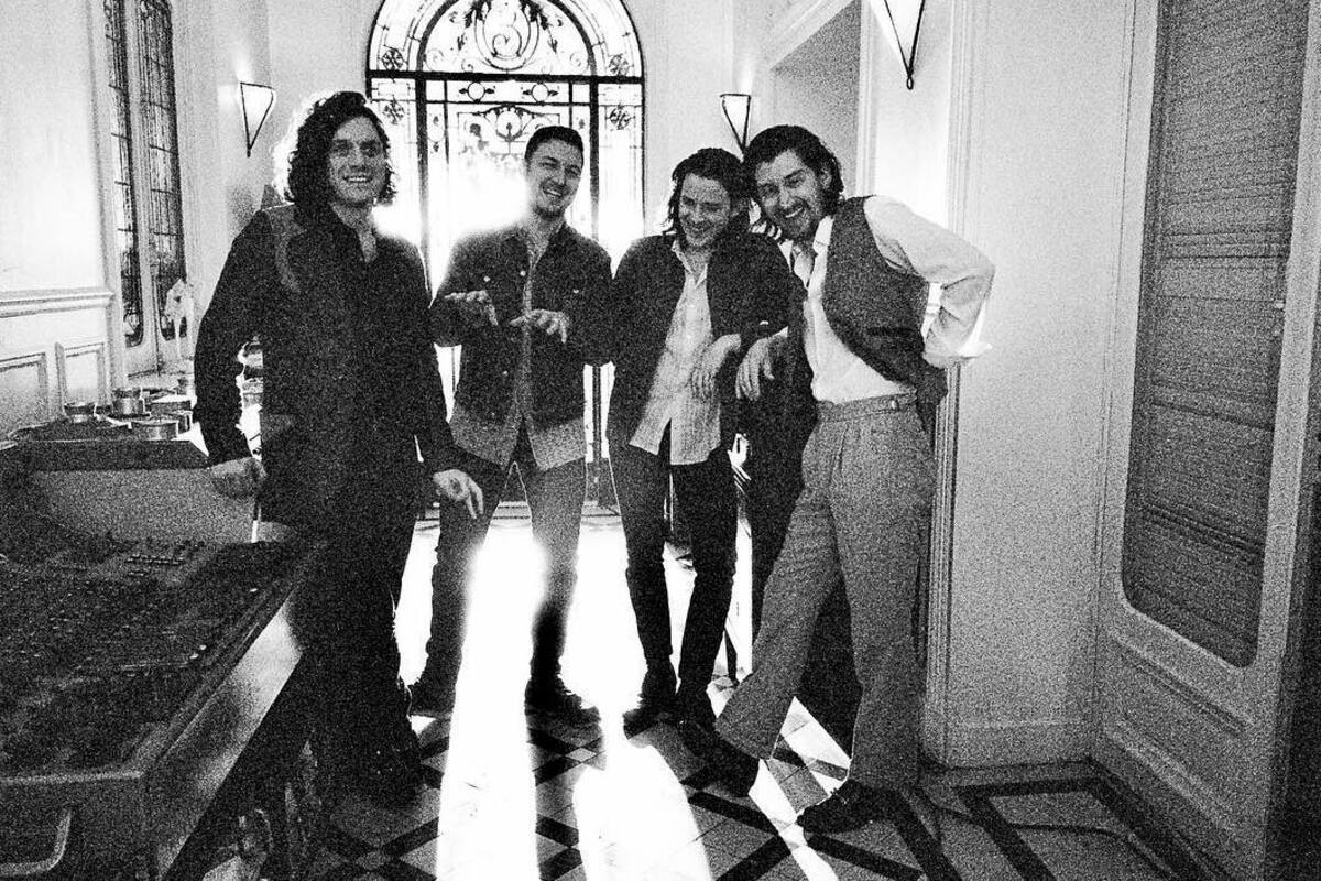 Arctic Monkeys anuncian fecha de concierto en Colombia