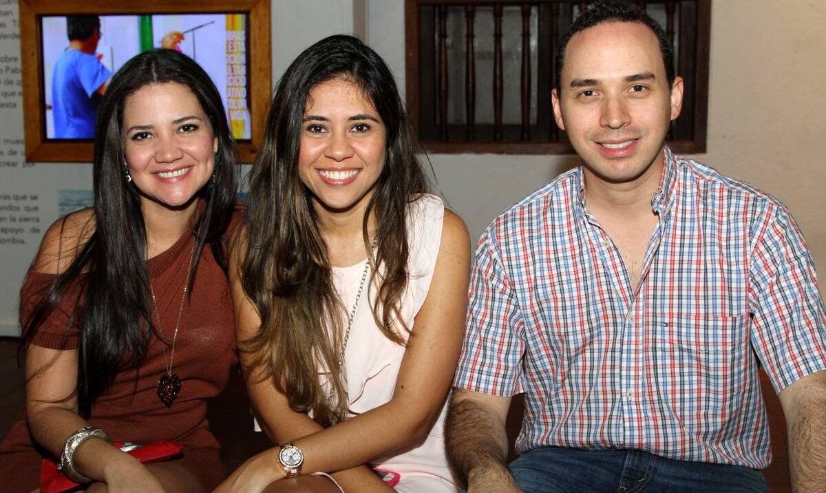 Diana Moreno, Kelly Álvarez y Rodolfo Rueda.