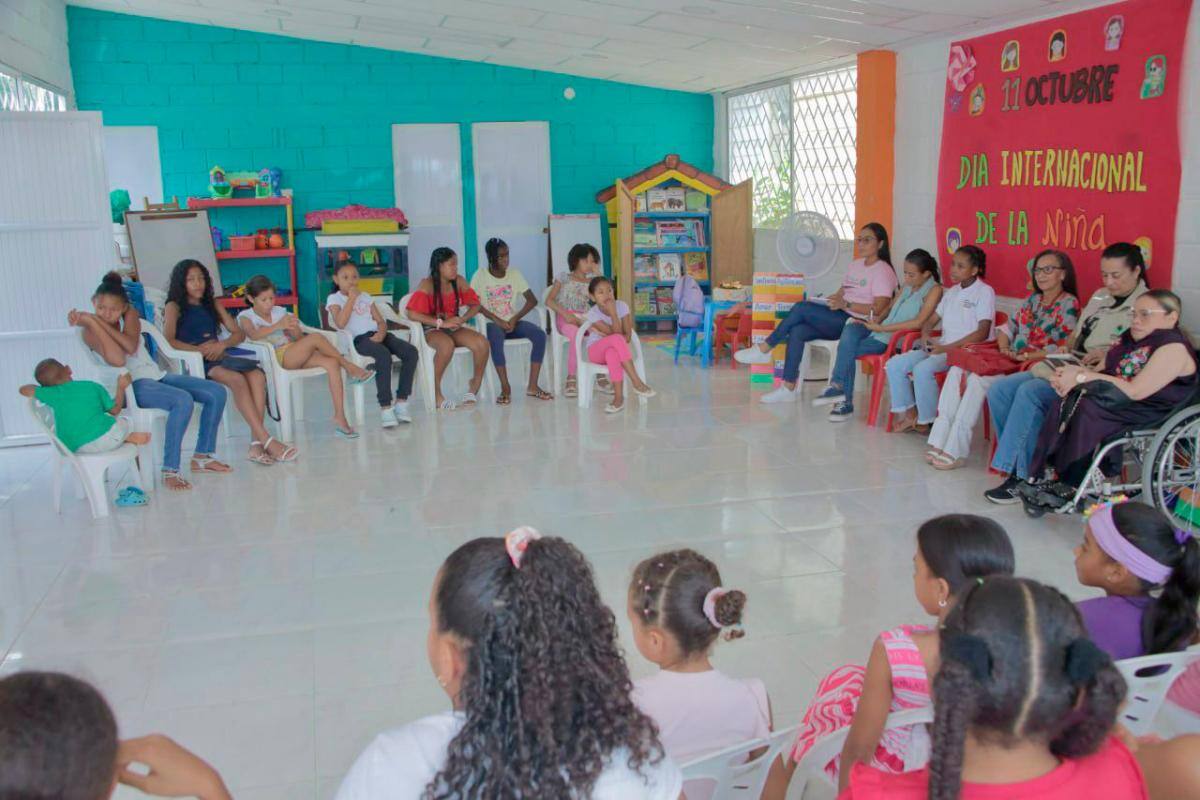 Niñas de Nelson Mandela conmemoraron el Día Internacional de la Niña